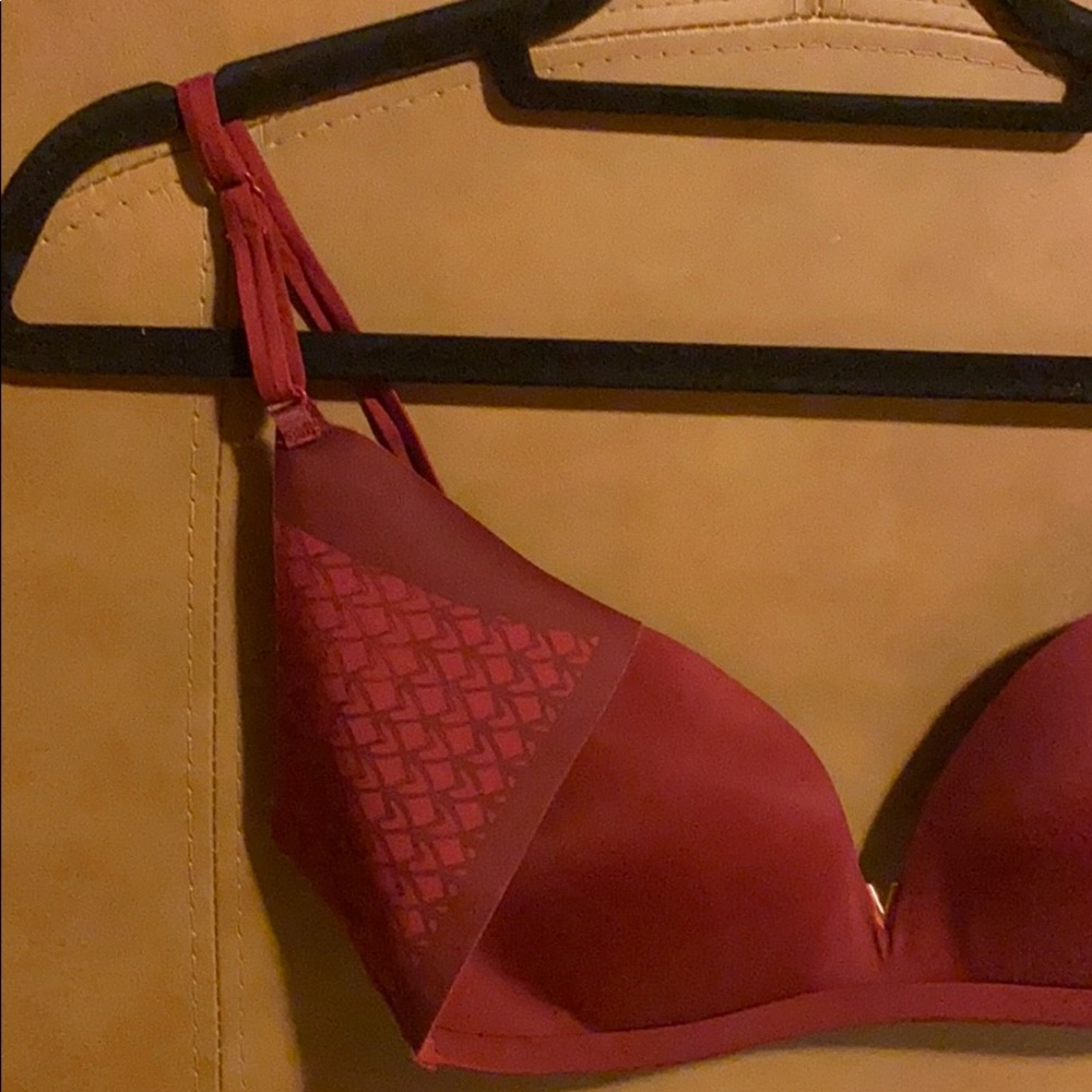 Victoria Secret Bra - Picture 4 of 5